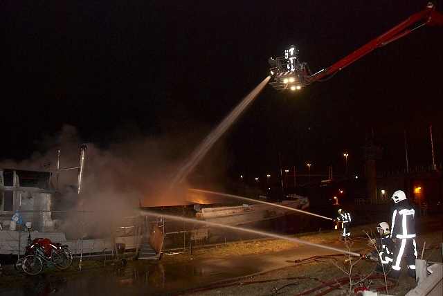 2010/60/20100315 038 Scheepsbrand Nieuwemeerdijk.jpg